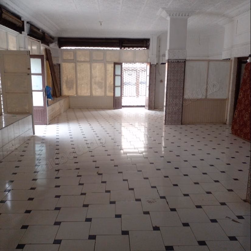 Local commercial en location à Hay Dakhla.
Surface de 460 m²