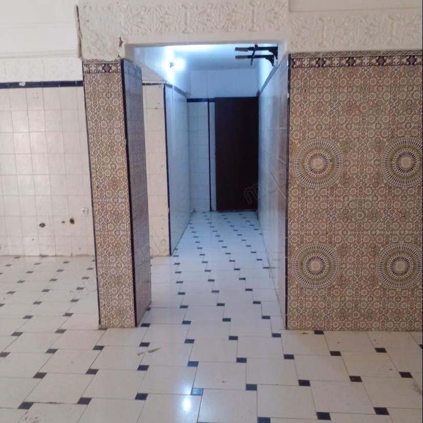 Local commercial en location à Hay Dakhla.
Surface de 460 m²