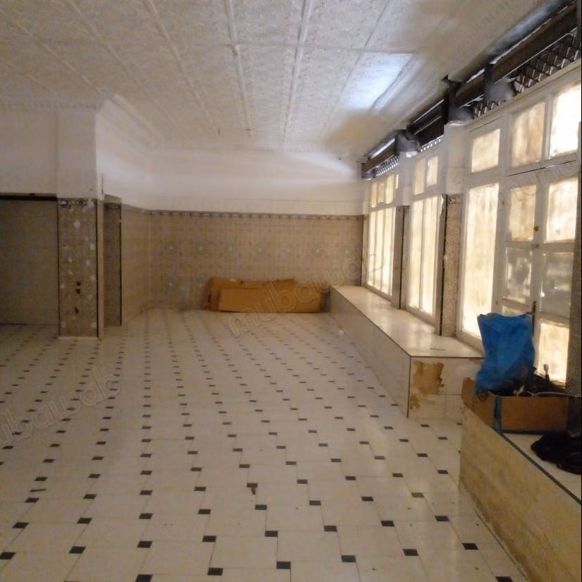 Local commercial en location à Hay Dakhla.
Surface de 460 m²