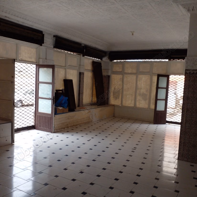 Local commercial en location à Hay Dakhla.
Surface de 460 m²