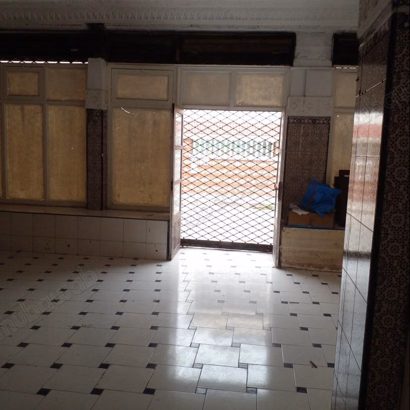 Local commercial en location à Hay Dakhla.
Surface de 460 m²