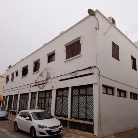 Local commercial en location à Hay Dakhla.
Surface de 460 m²