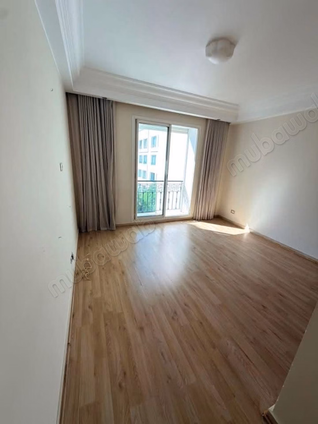 Superb empty apartment with 2 bedrooms, CFC
