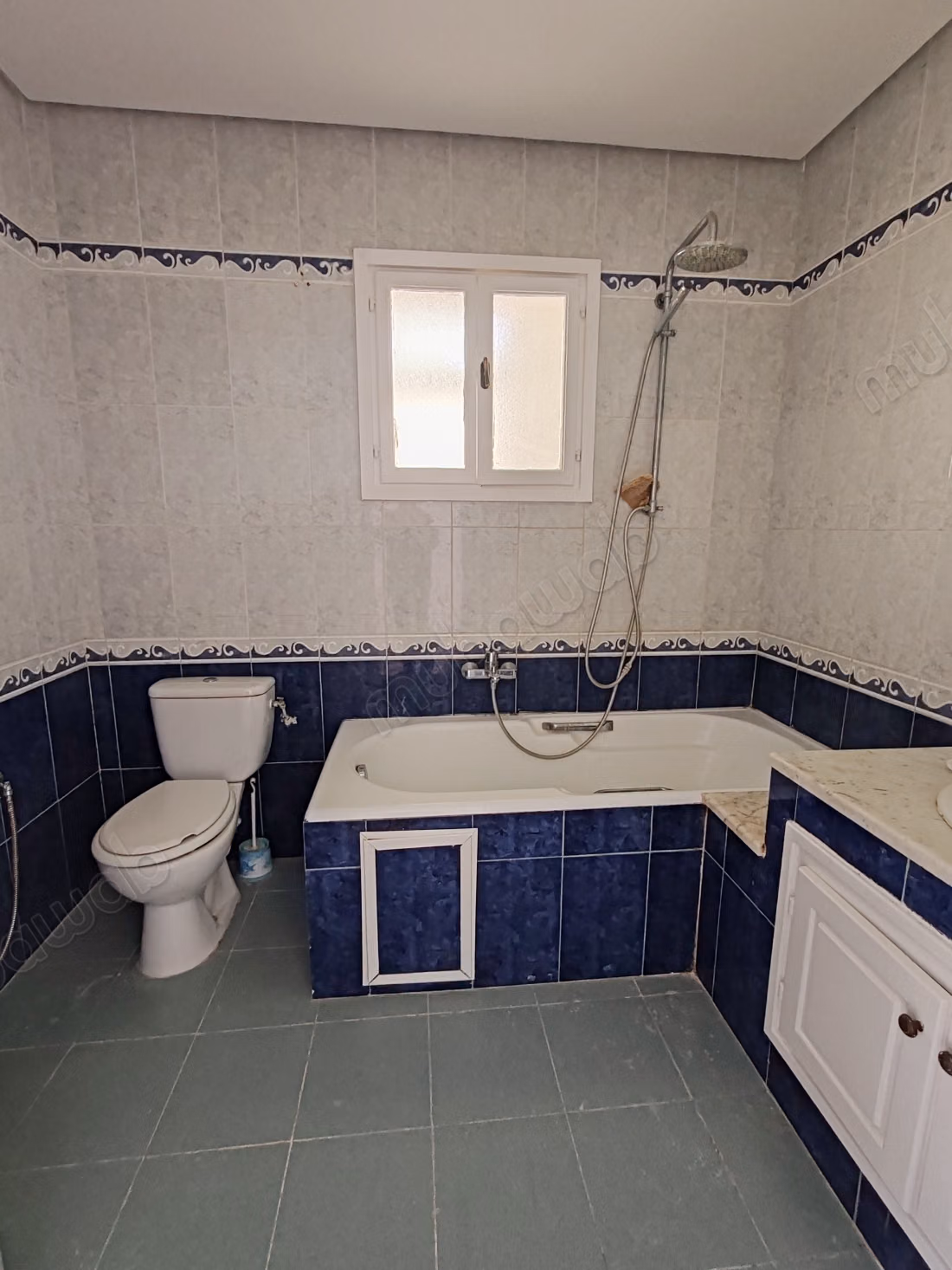 A louer un appartement S3, Ennasr 1