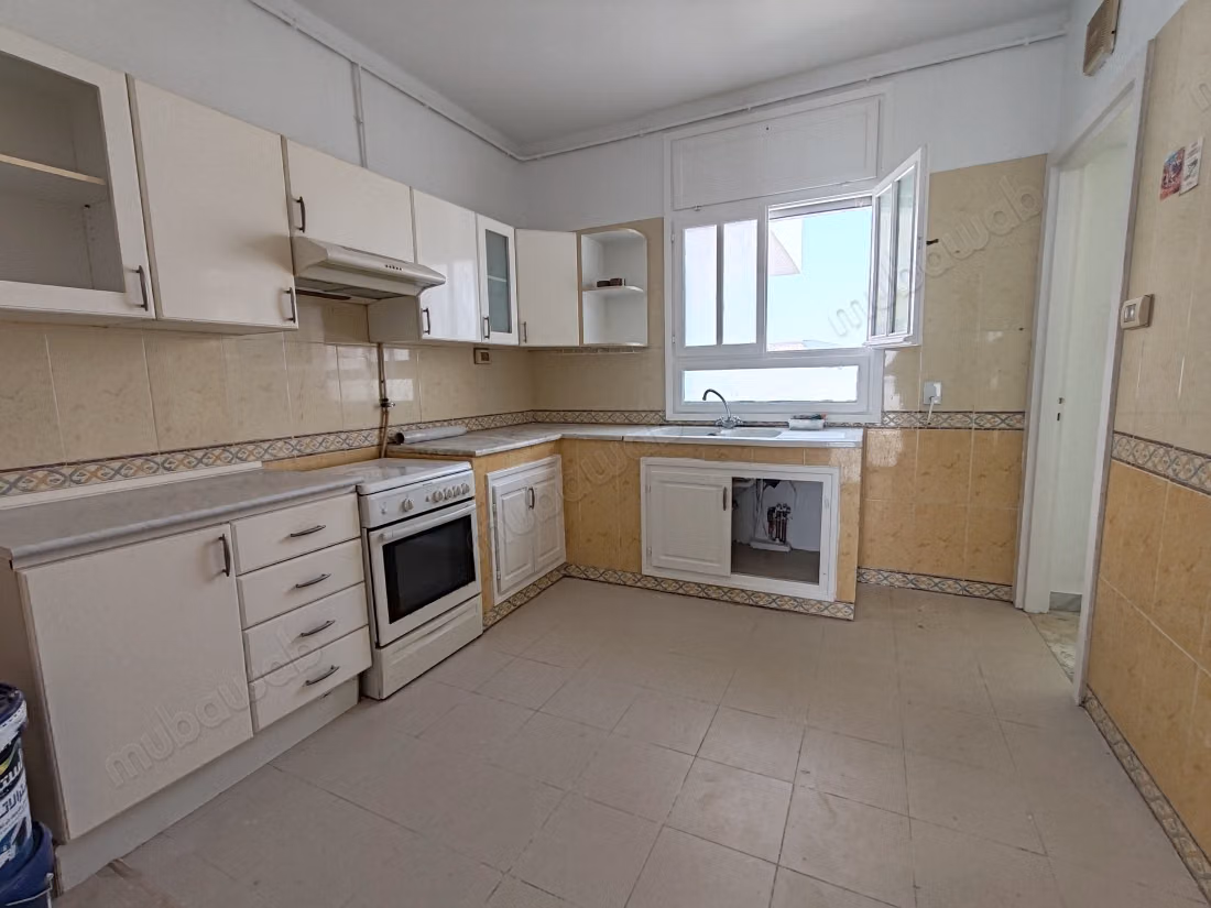 A louer un appartement S3, Ennasr 1