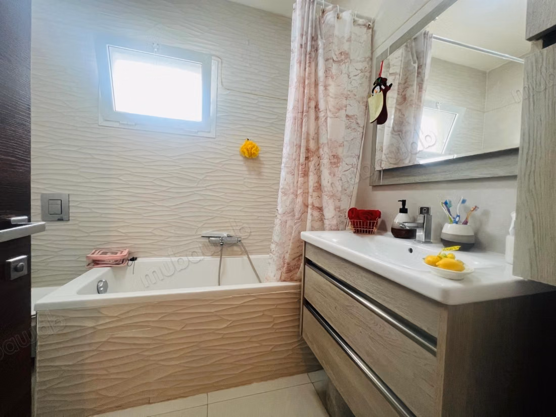 A vendre un Duplex en S3 de 110m² à Ennasr 1