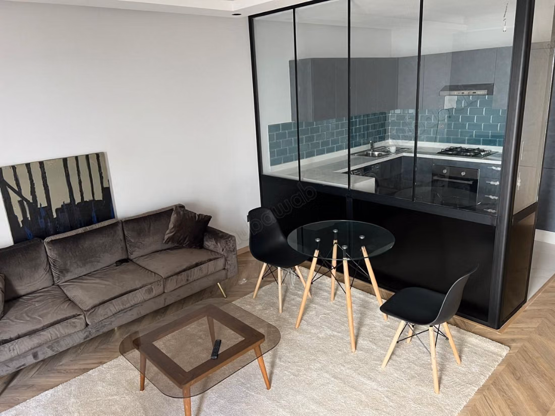 Superbe Studio 70m² meublé avec terrasse, CIL