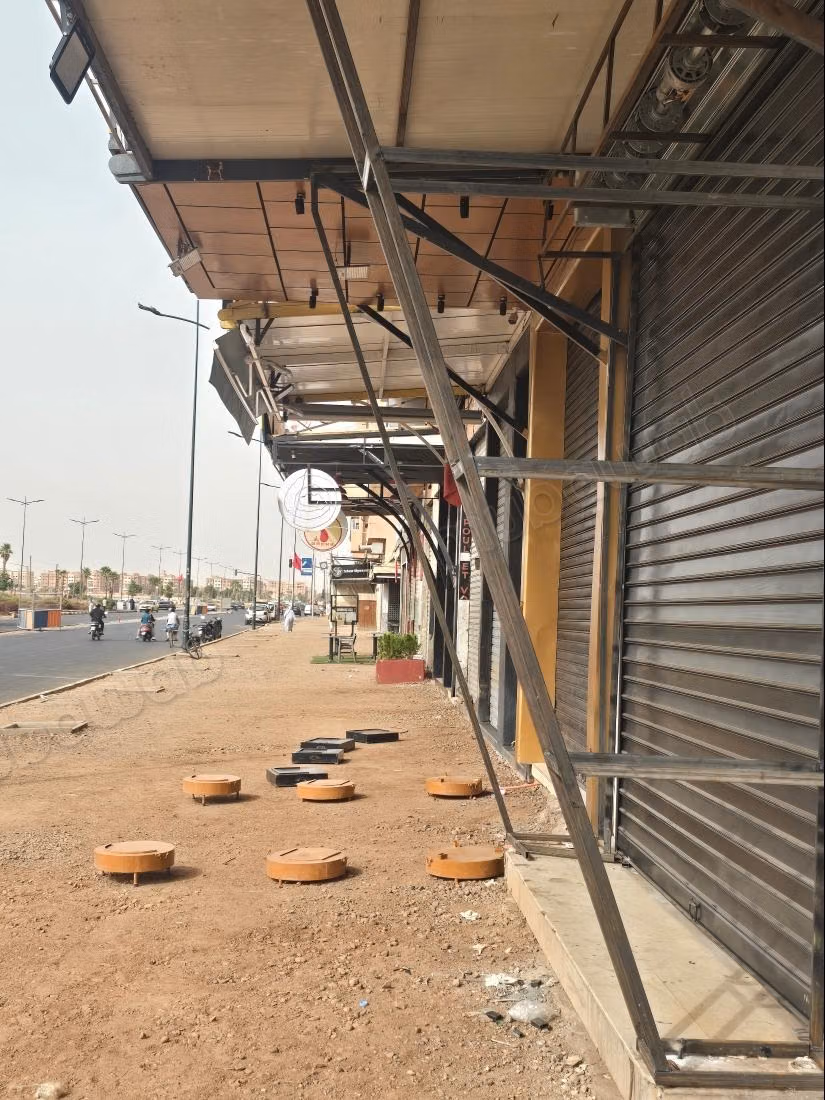 À louer – magasin prêt pour boutique de vêtements ou