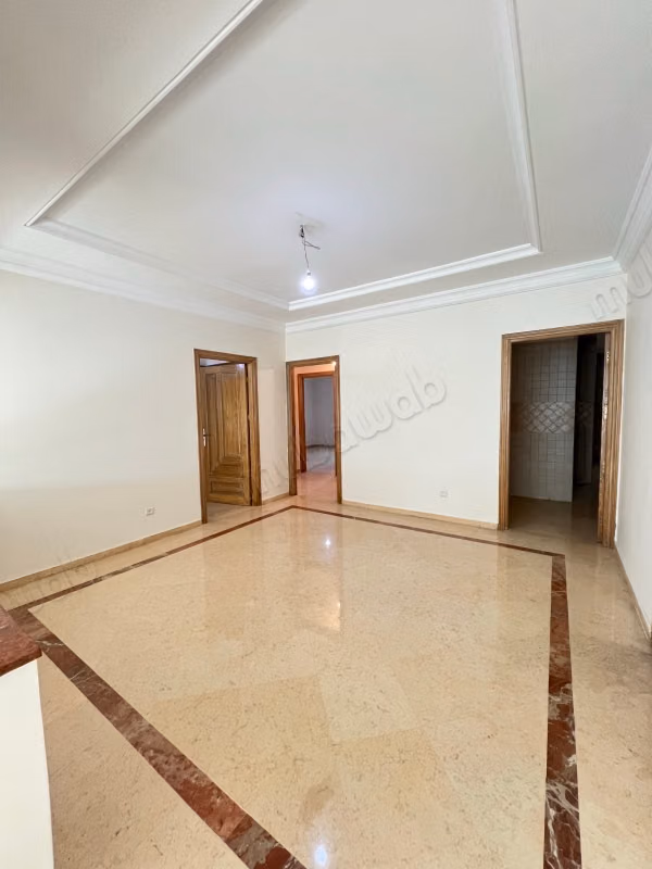Appartamento vuoto con 3 camere in boulevard Anfa