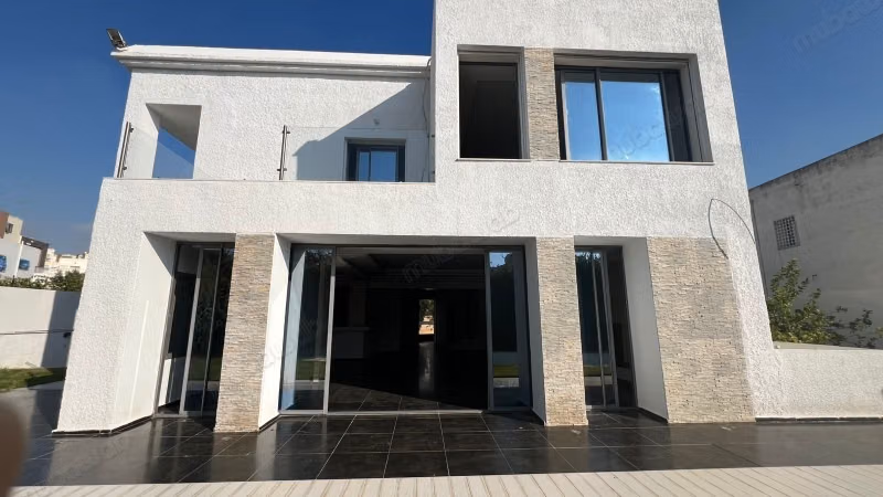Exceptional Villa for Sale - Menzah 6