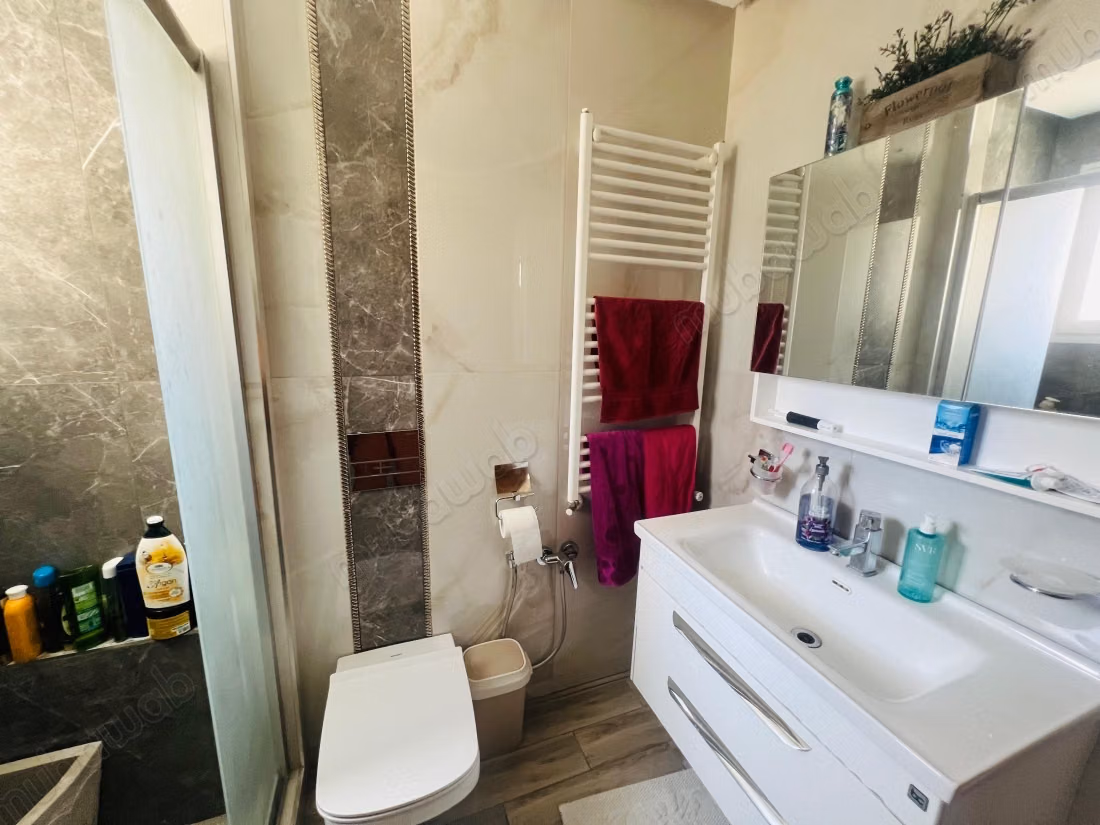 A vendre un appartement en S2 de120m²