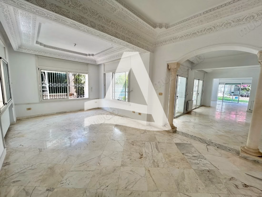 Splendida villa con piscina in affitto a Cartagine