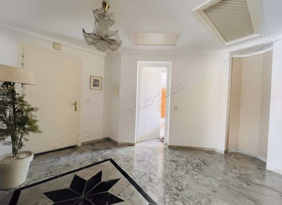 A vendre un appartement en S4 de 178m²