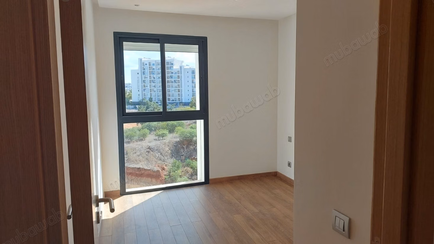 Très bel appartement en location à Riyad. 4 pièces confortables. Ascenseur et terrasse
