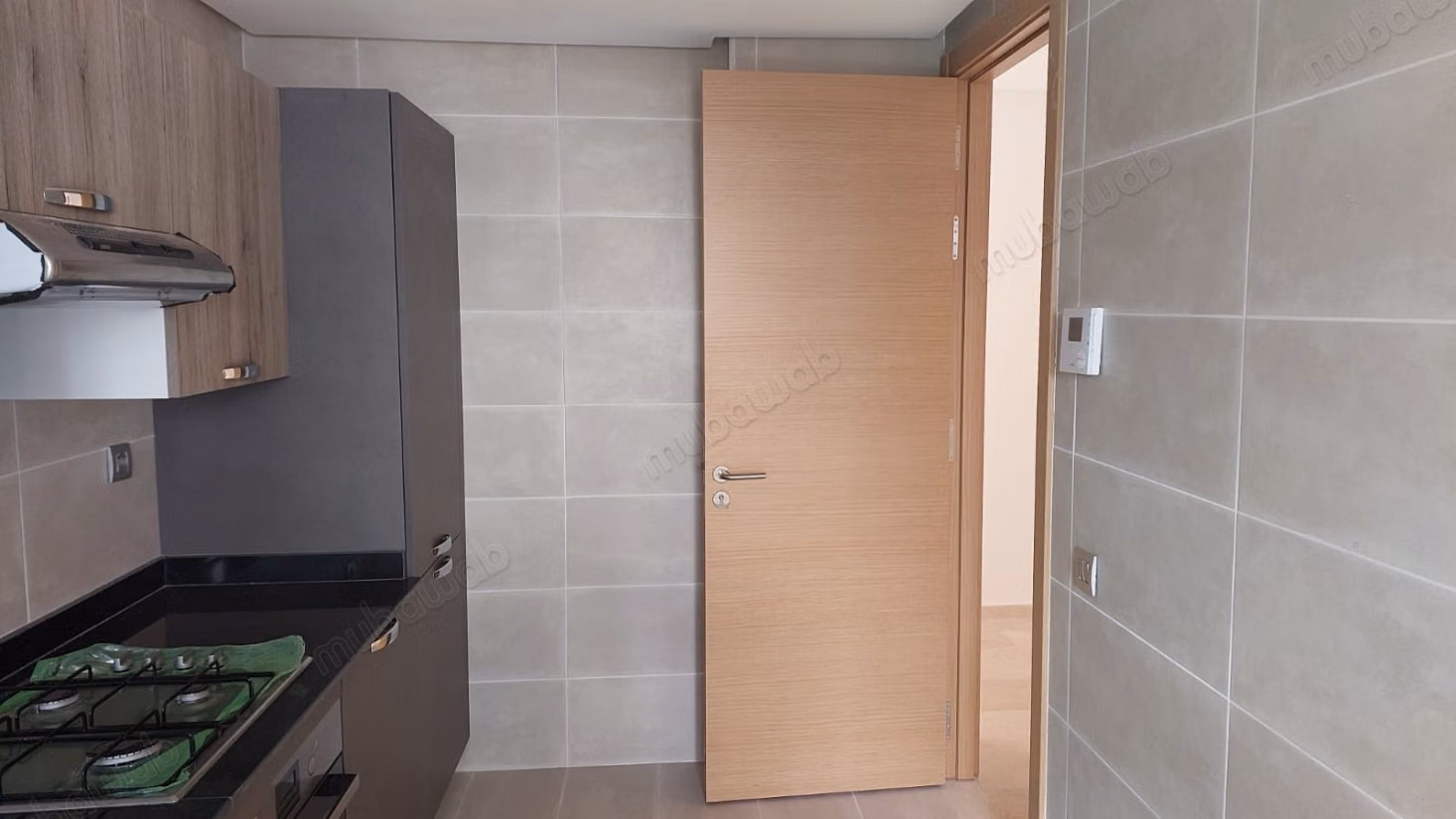 Très bel appartement en location à Riyad. 4 pièces confortables. Ascenseur et terrasse