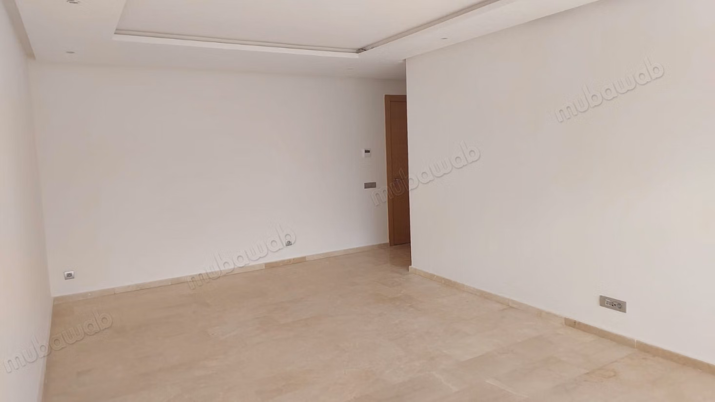Très bel appartement en location à Riyad. 4 pièces confortables. Ascenseur et terrasse