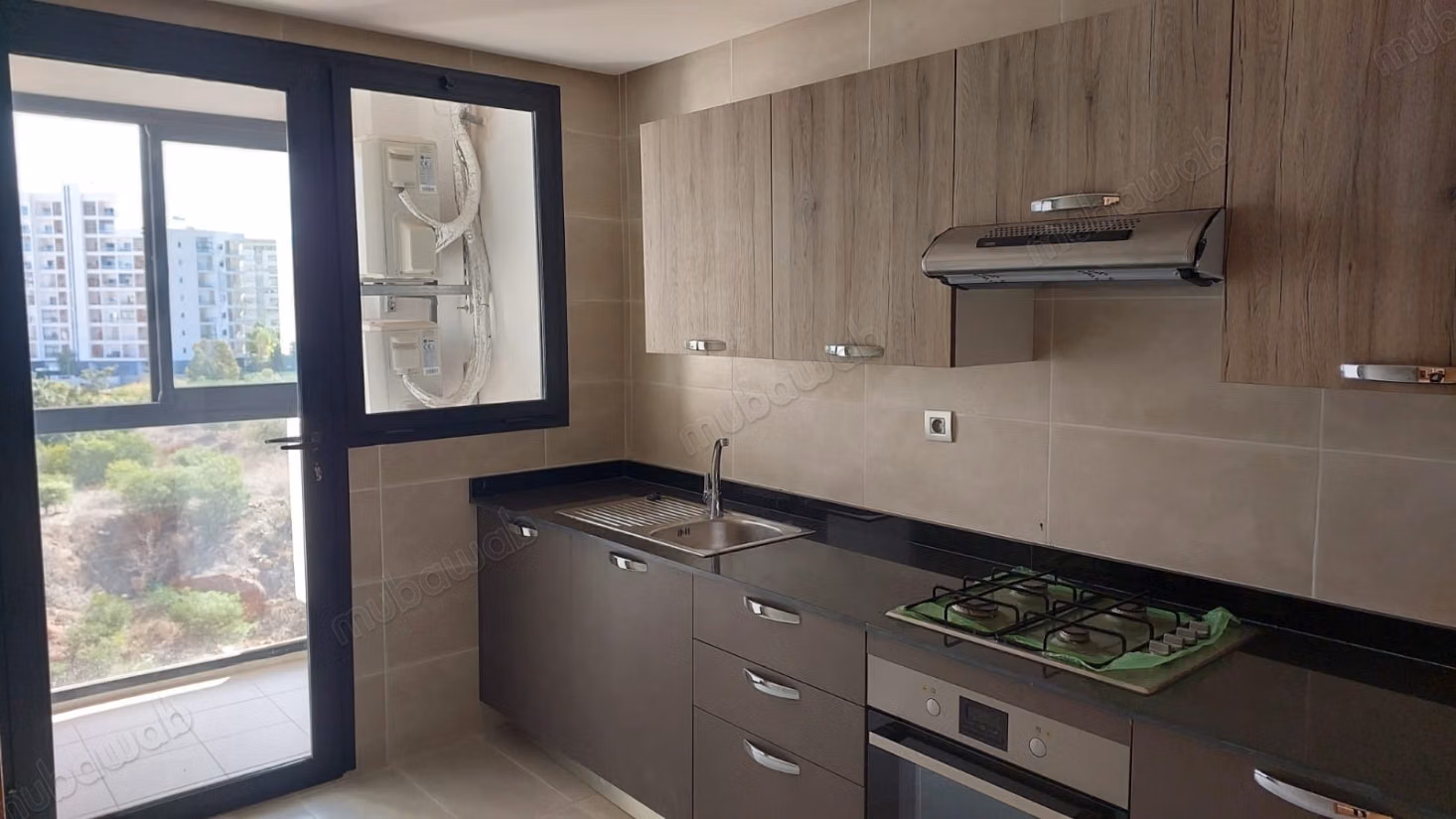 Très bel appartement en location à Riyad. 4 pièces confortables. Ascenseur et terrasse