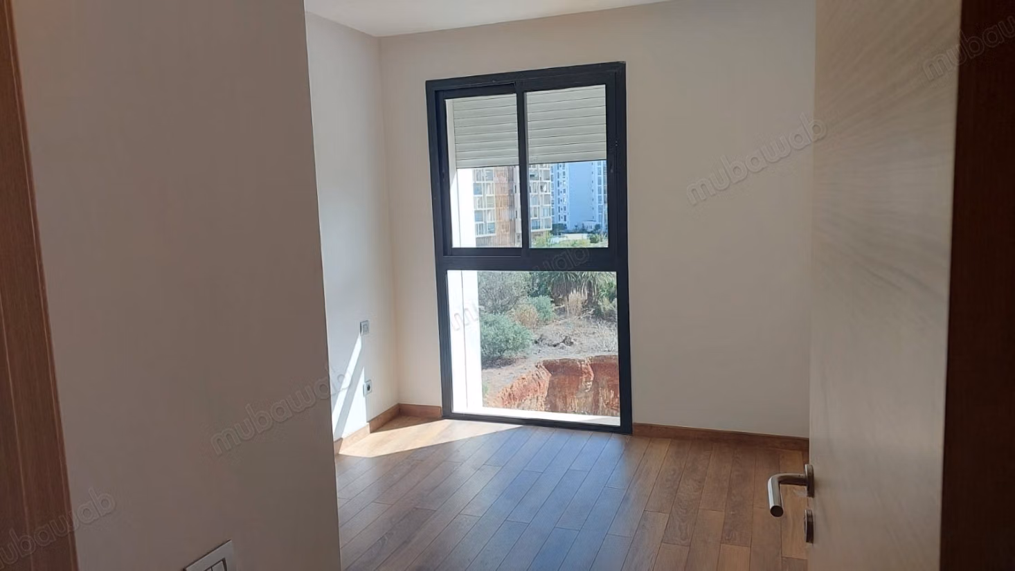 Très bel appartement en location à Riyad. 4 pièces confortables. Ascenseur et terrasse