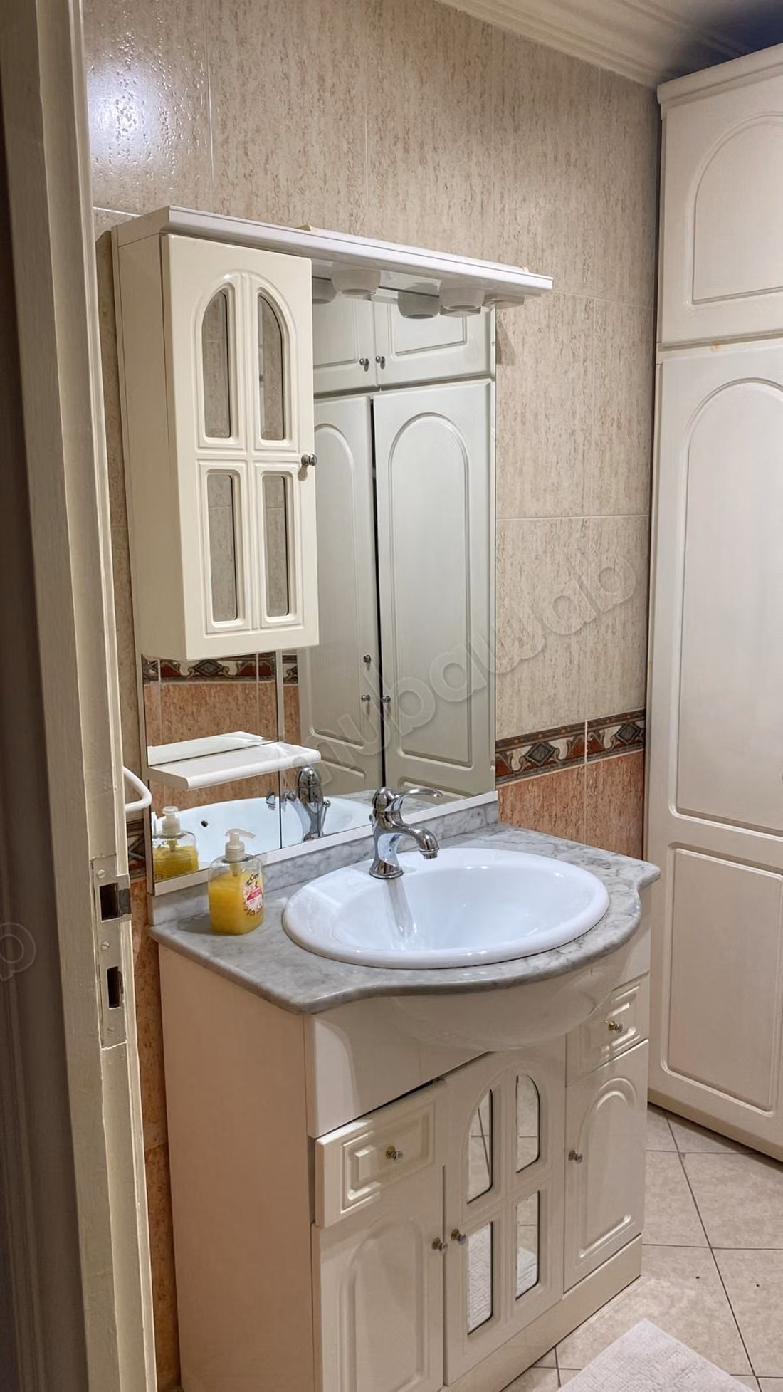 A LOUER Appartement Meublé de 158 m a iberia