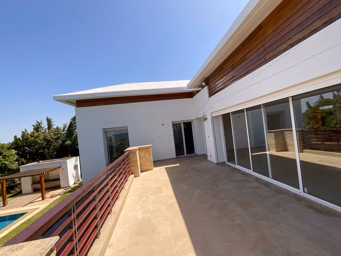 Villa fronte golf città verde