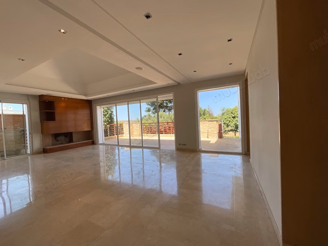 Villa fronte golf città verde