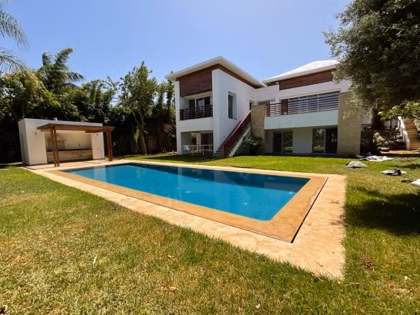 Villa fronte golf città verde