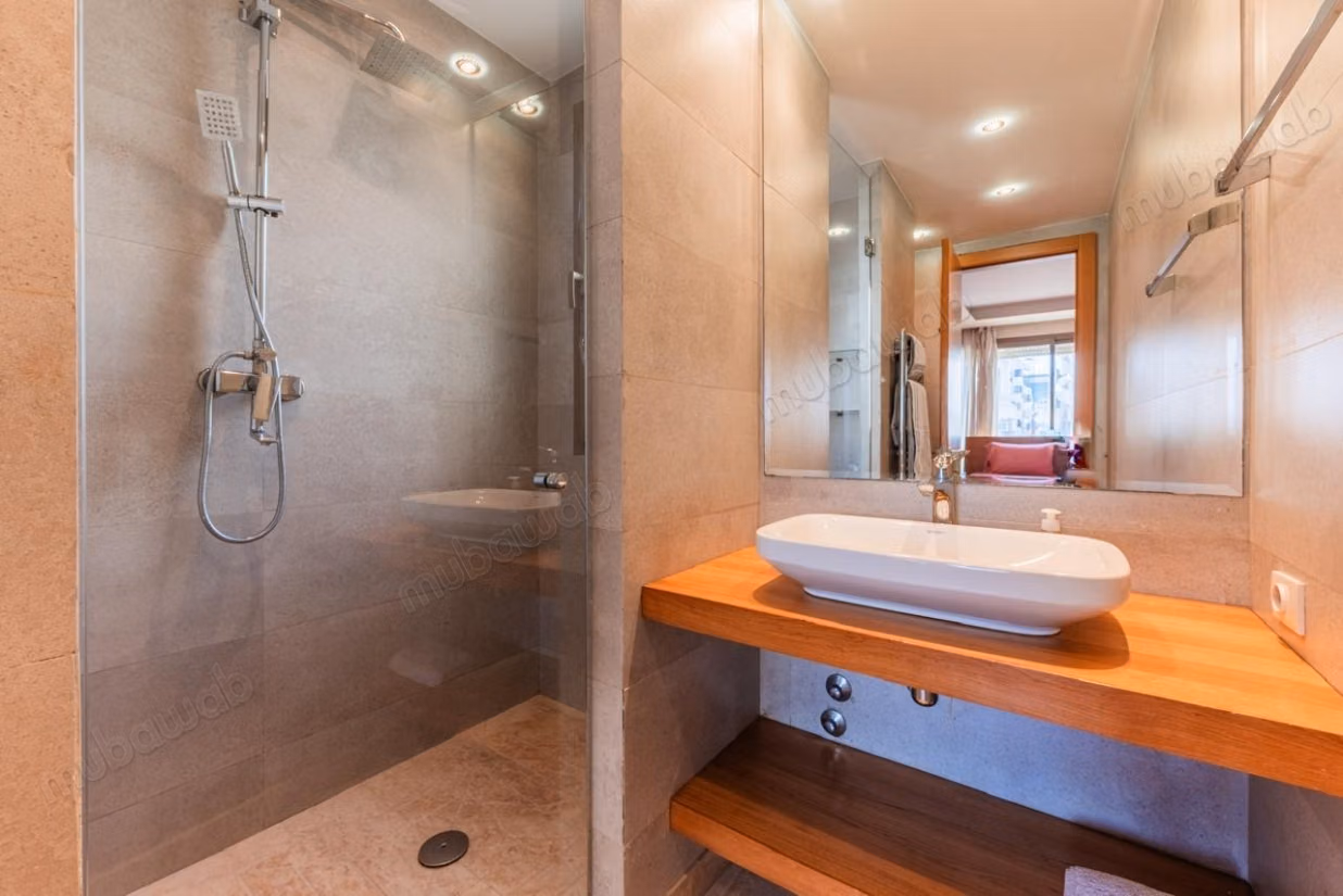 Triangle d'Or/Appartement meublé 85m² Balcon