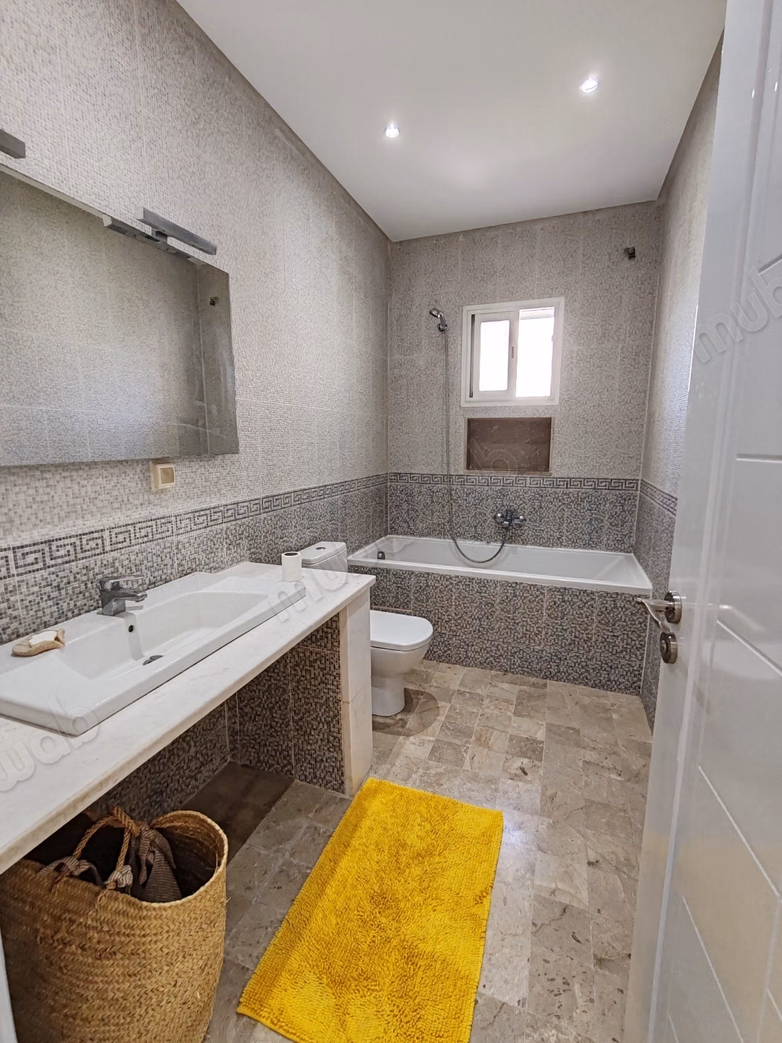 For rent a villa floor, La Marsa
