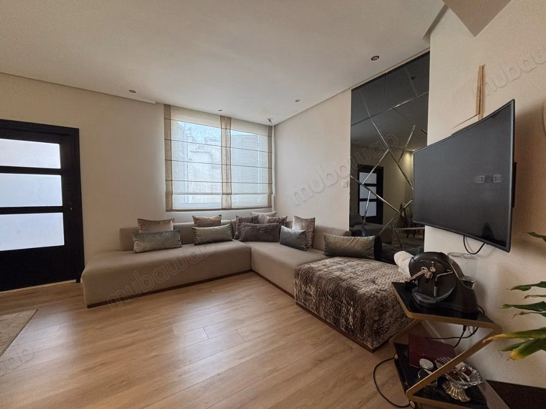 Superbe appartement à vendre à Franceville.
Meublé