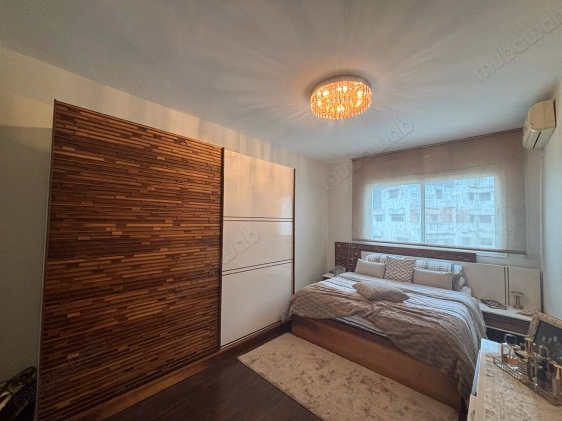 Superbe appartement à vendre à Franceville.
Meublé