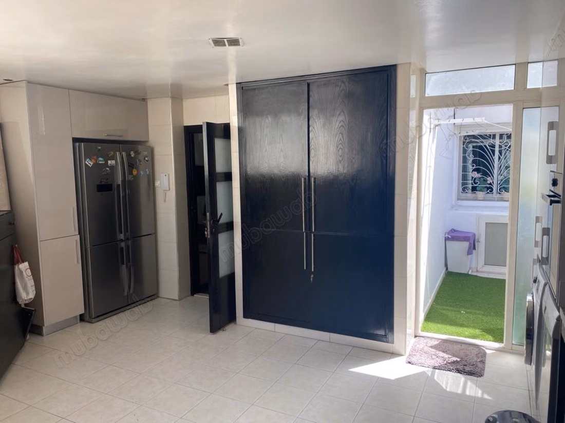Superbe appartement à vendre à Franceville.
Meublé