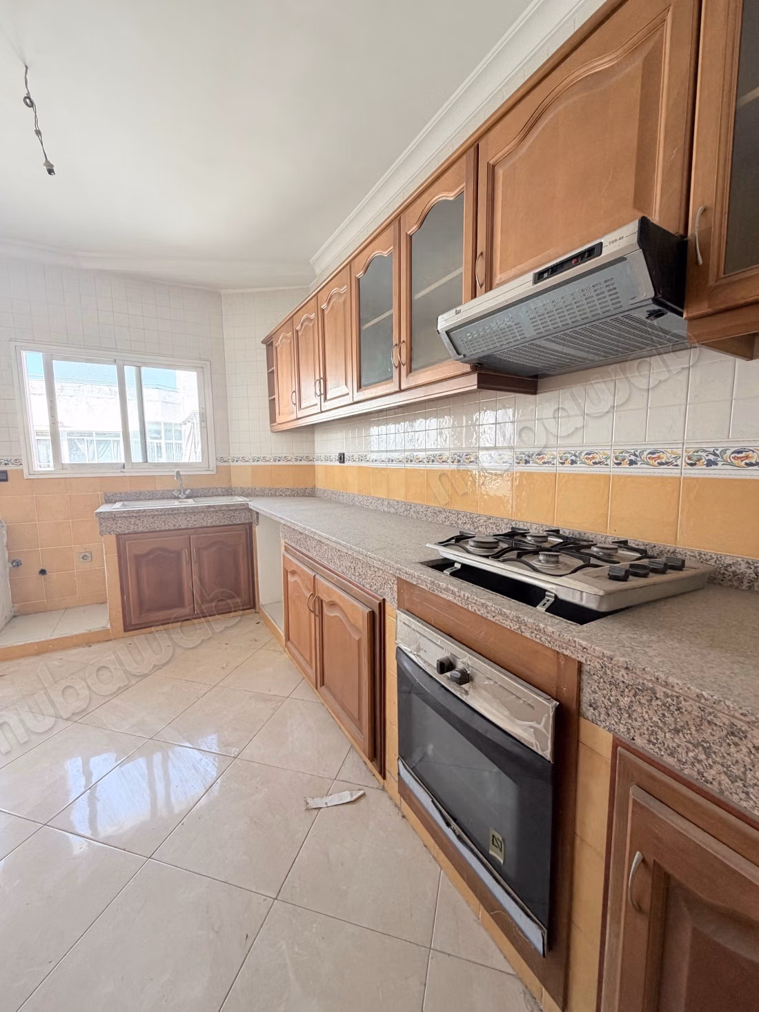 Stad, dichtbij de zee Verkoop van een mooi appartement in het stadscentrum, dichtbij de zee
