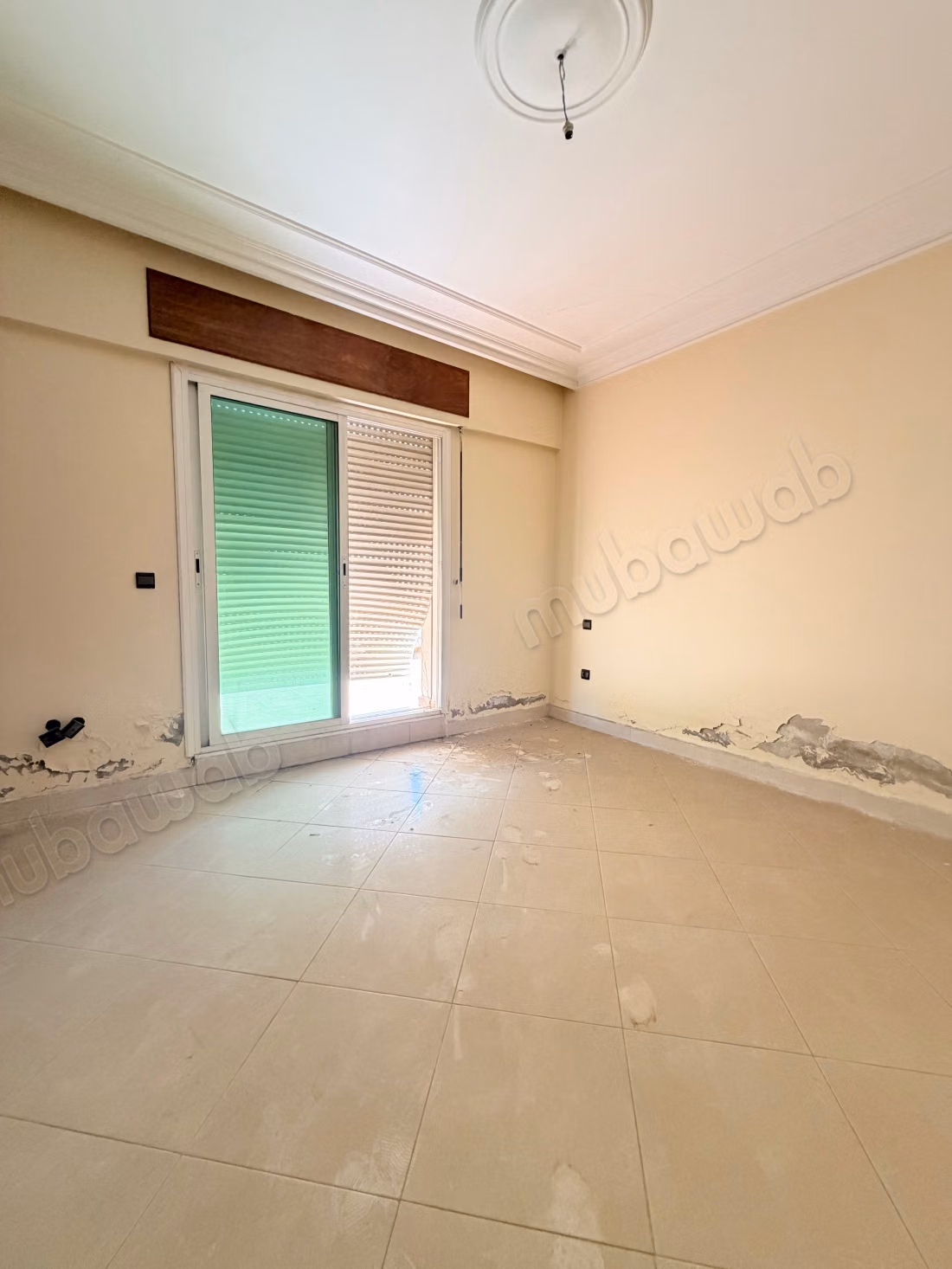 Stad, dichtbij de zee Verkoop van een mooi appartement in het stadscentrum, dichtbij de zee