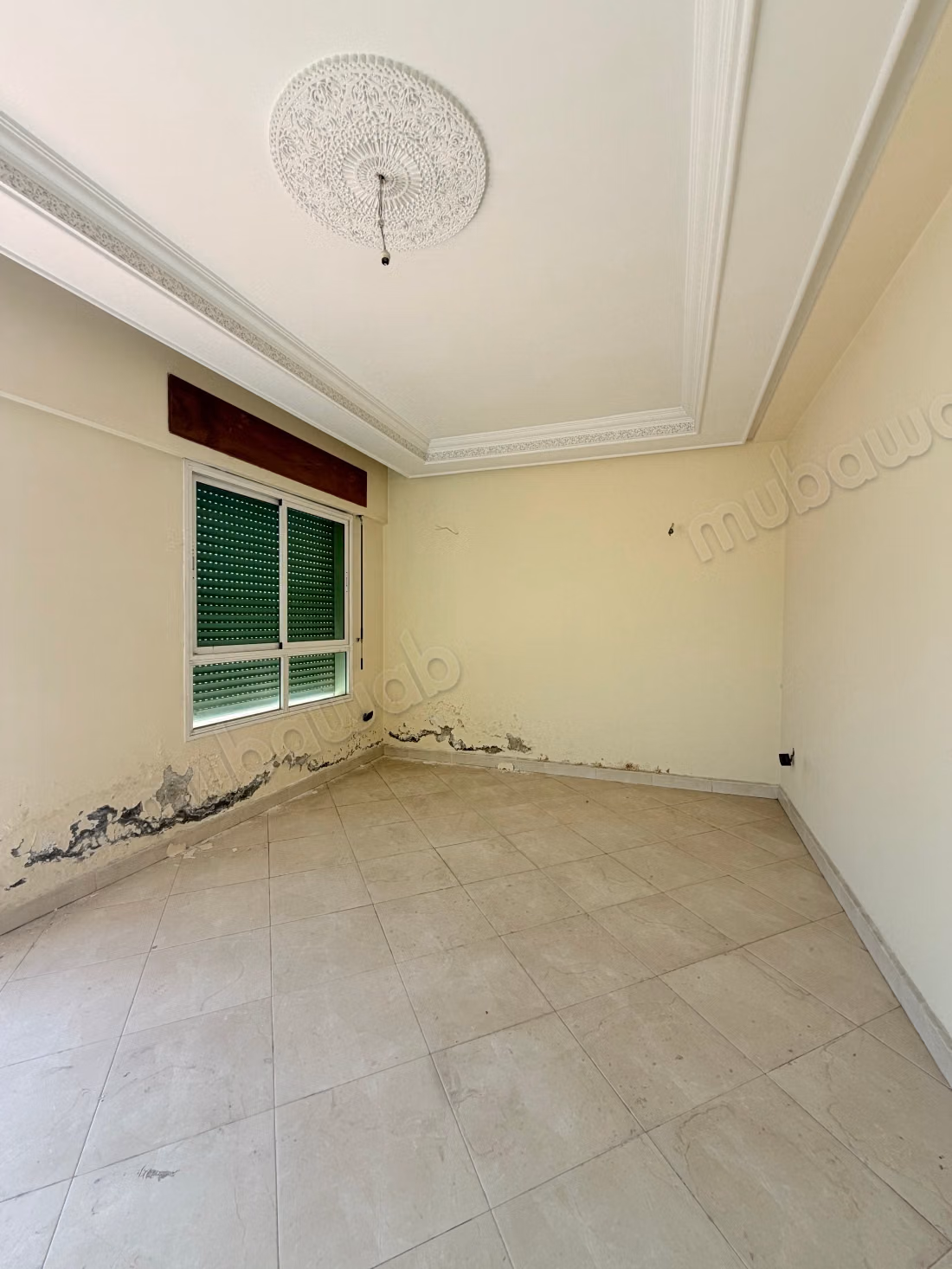 Stad, dichtbij de zee Verkoop van een mooi appartement in het stadscentrum, dichtbij de zee