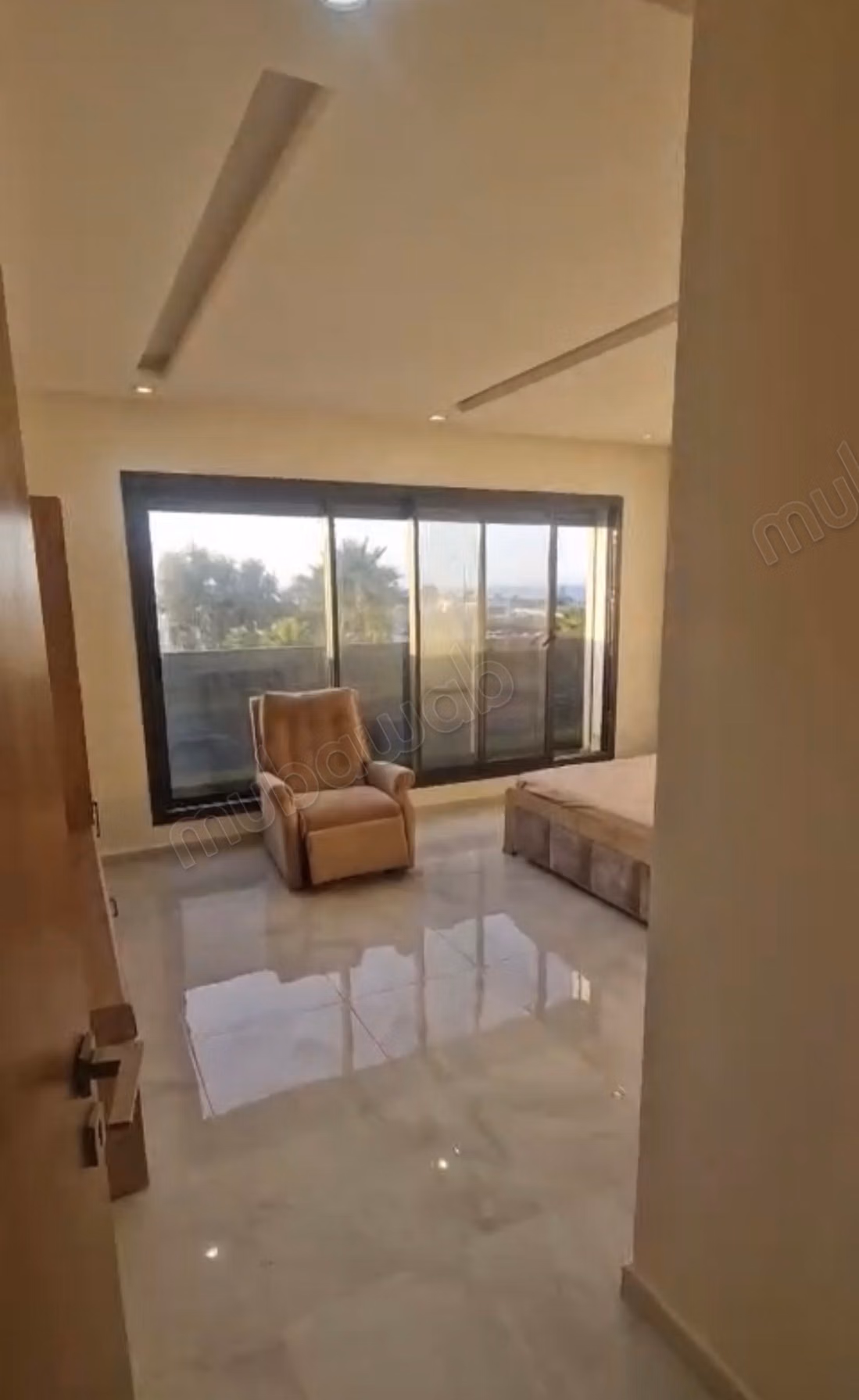 Magnifica villa in affitto a Harhoura. 5 camere. Arredata