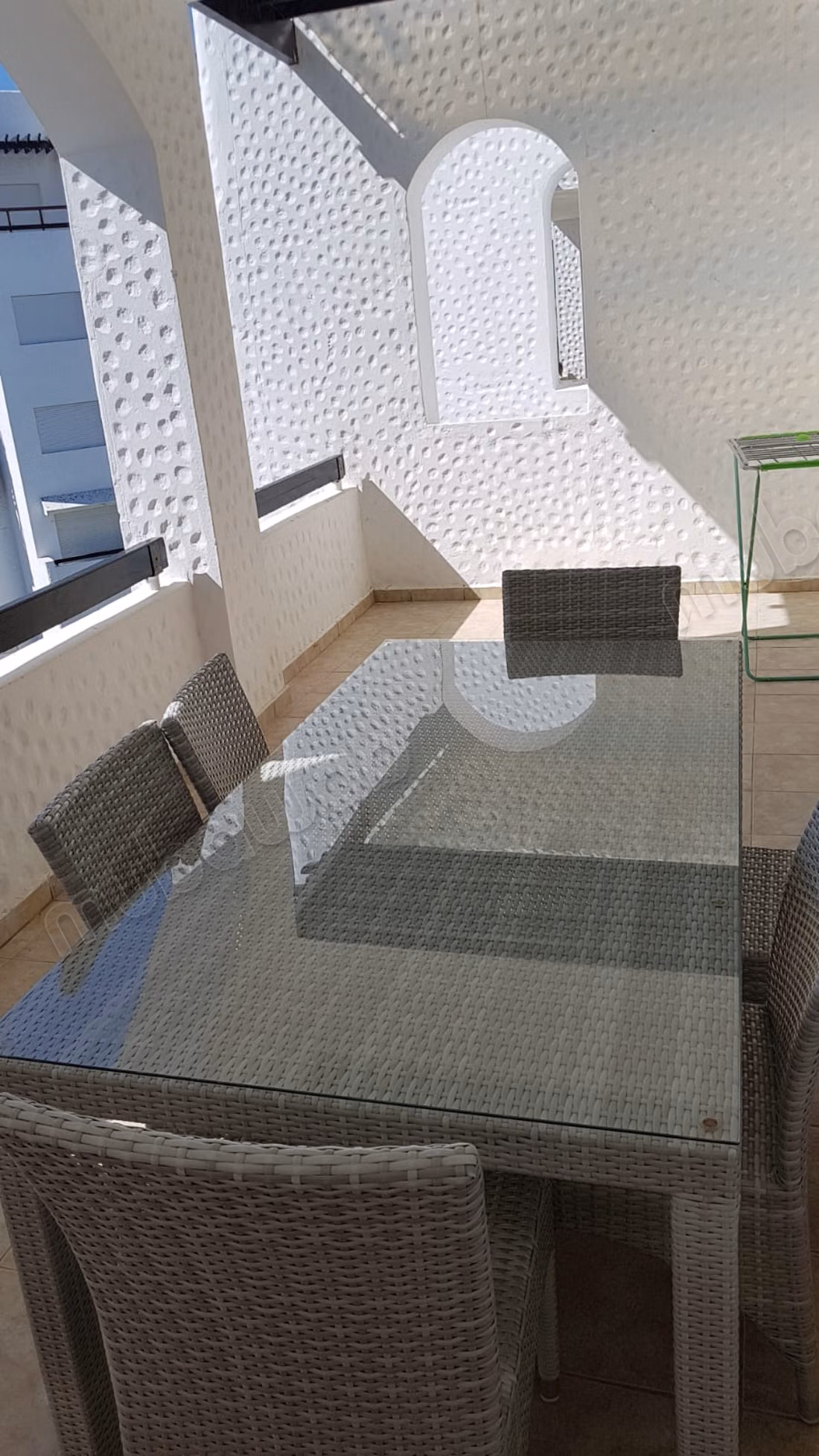 Appartements à louer à Asilah. 3 chambres excellentes. Environnement calme avec vue sur la montagne, chauffage central