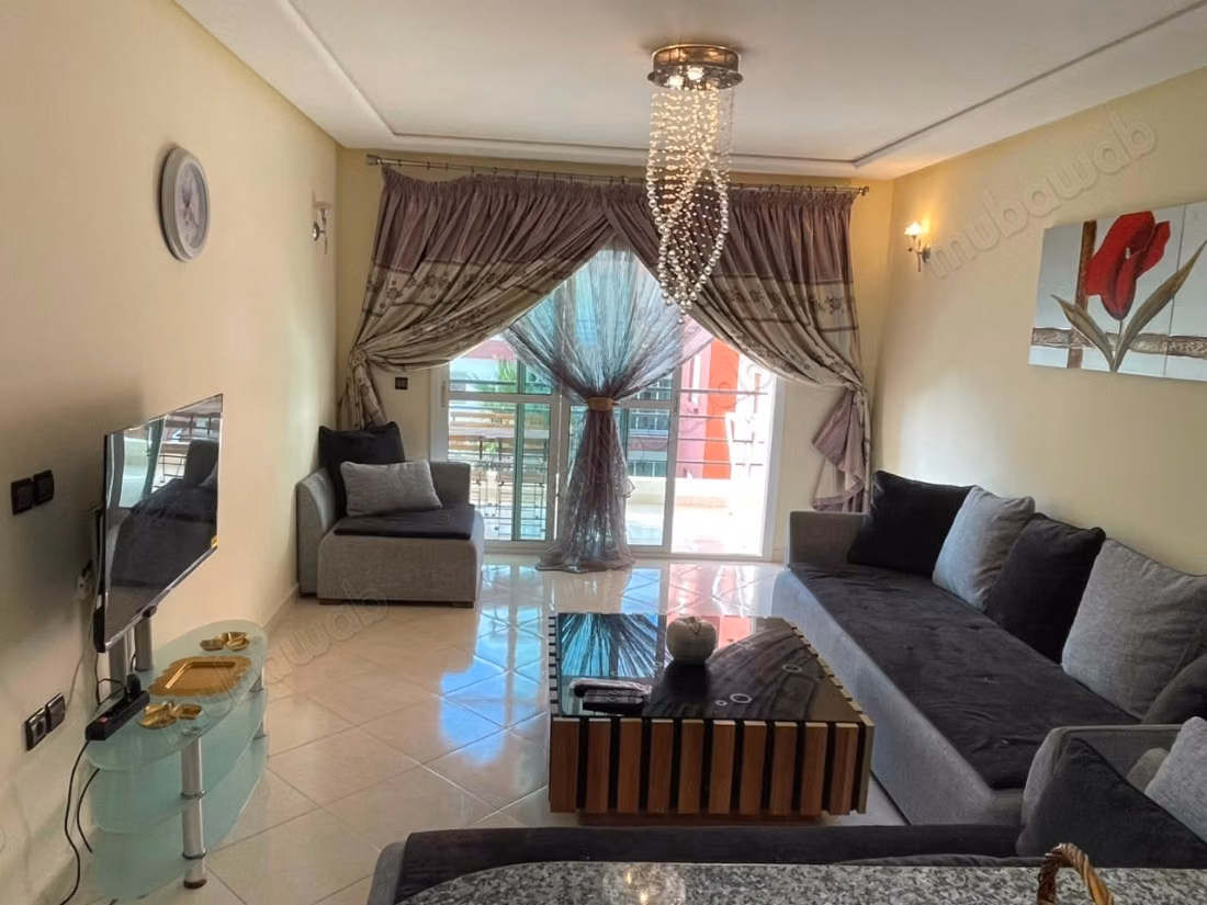 Appartements à louer à Asilah. 3 chambres excellentes. Environnement calme avec vue sur la montagne, chauffage central