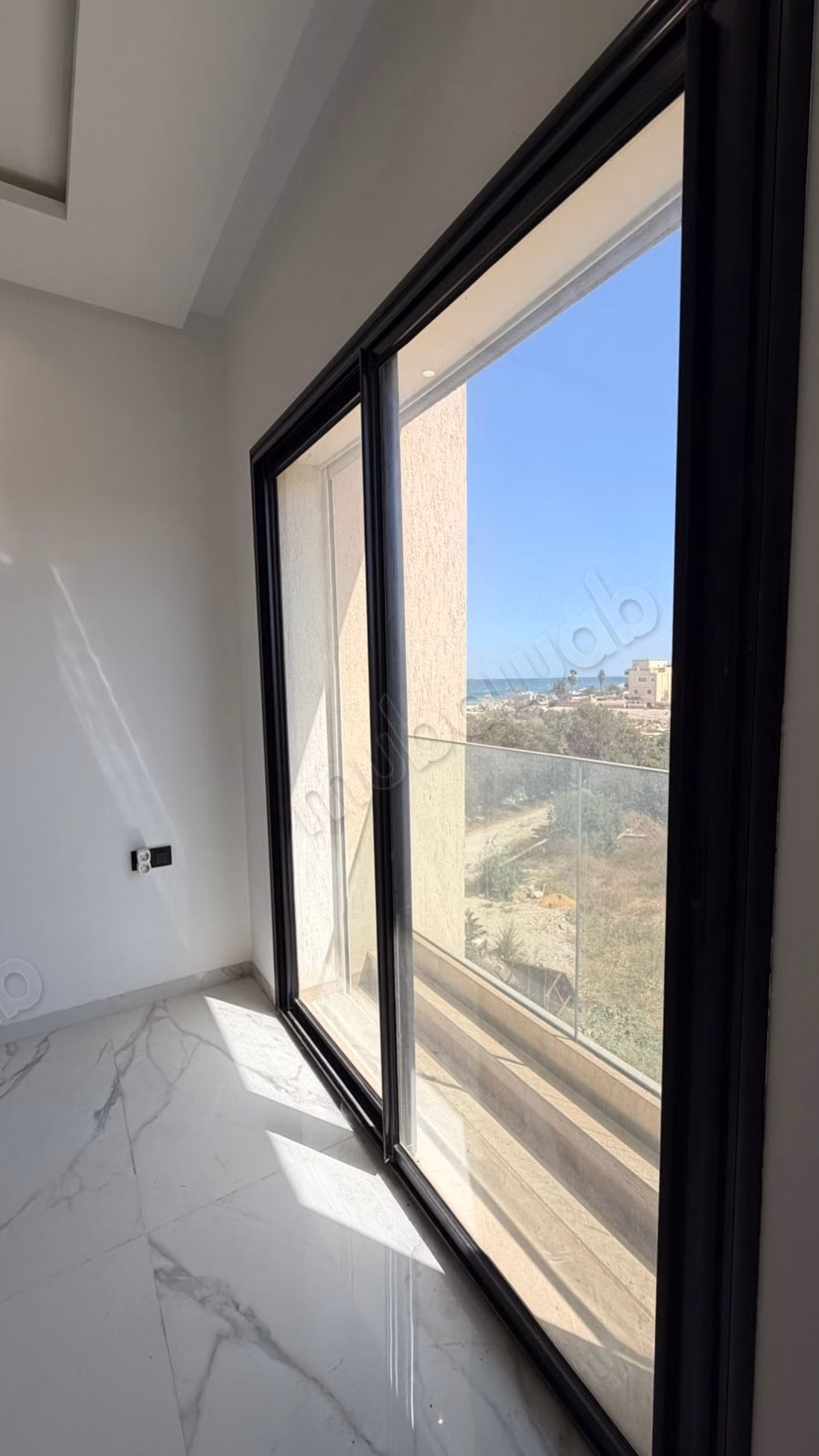 S2 with Side Sea View