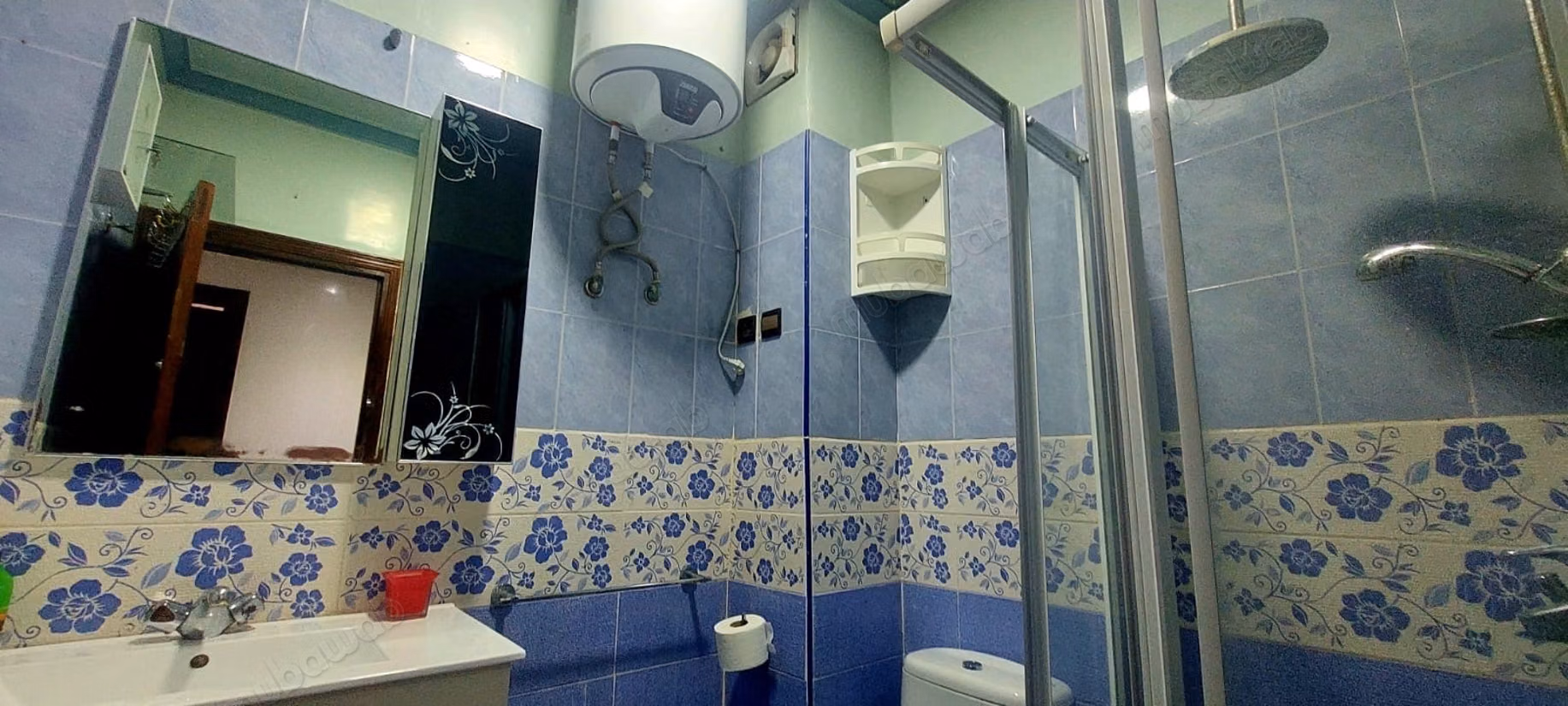 Appartement à louer à Belvédère.
Superficie 80 m².
Meublé