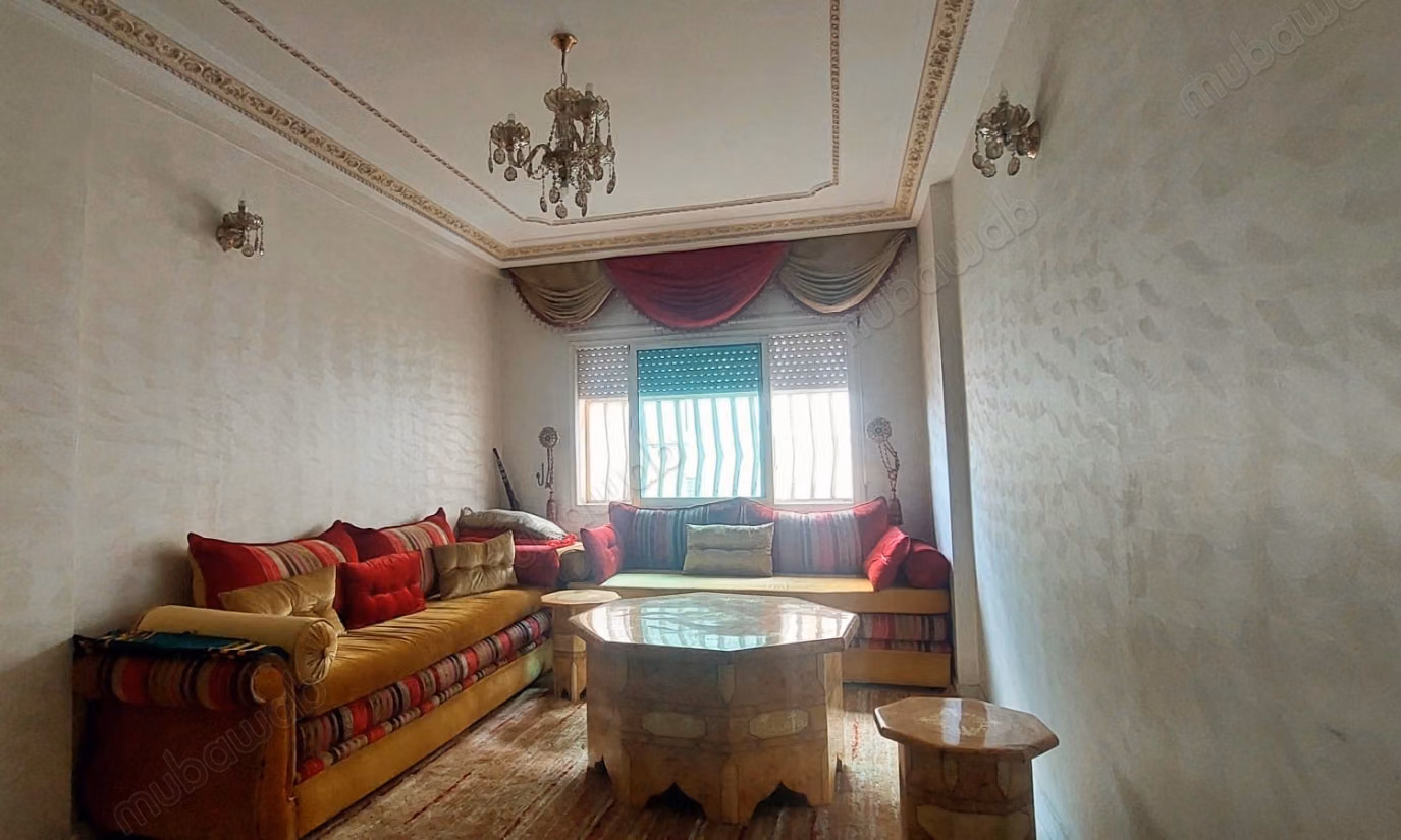 Appartement à louer à Belvédère.
Superficie 80 m².
Meublé