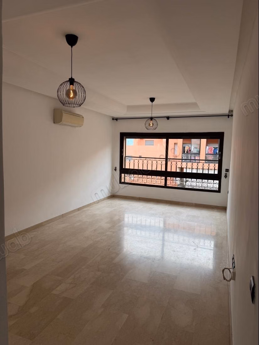Très bel appartement en location à Guéliz. 3 pièces. Concierge et climatisation
