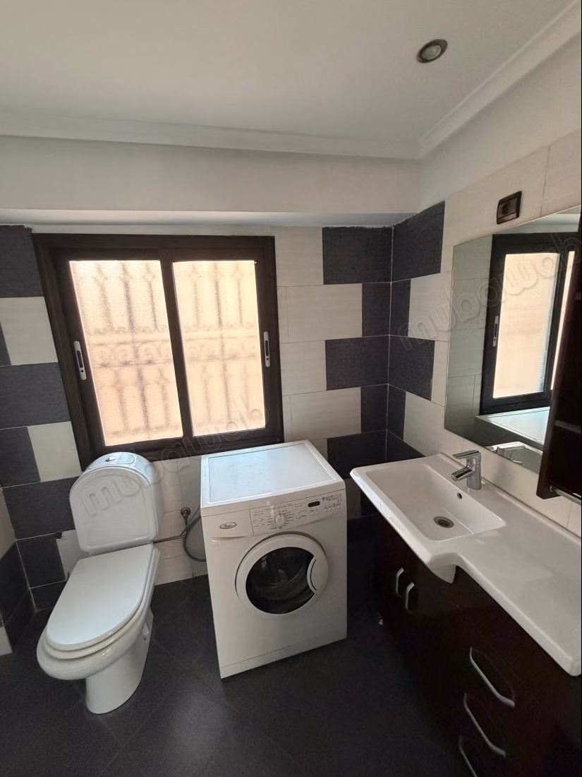 Très bel appartement en location à Guéliz. 3 pièces. Concierge et climatisation