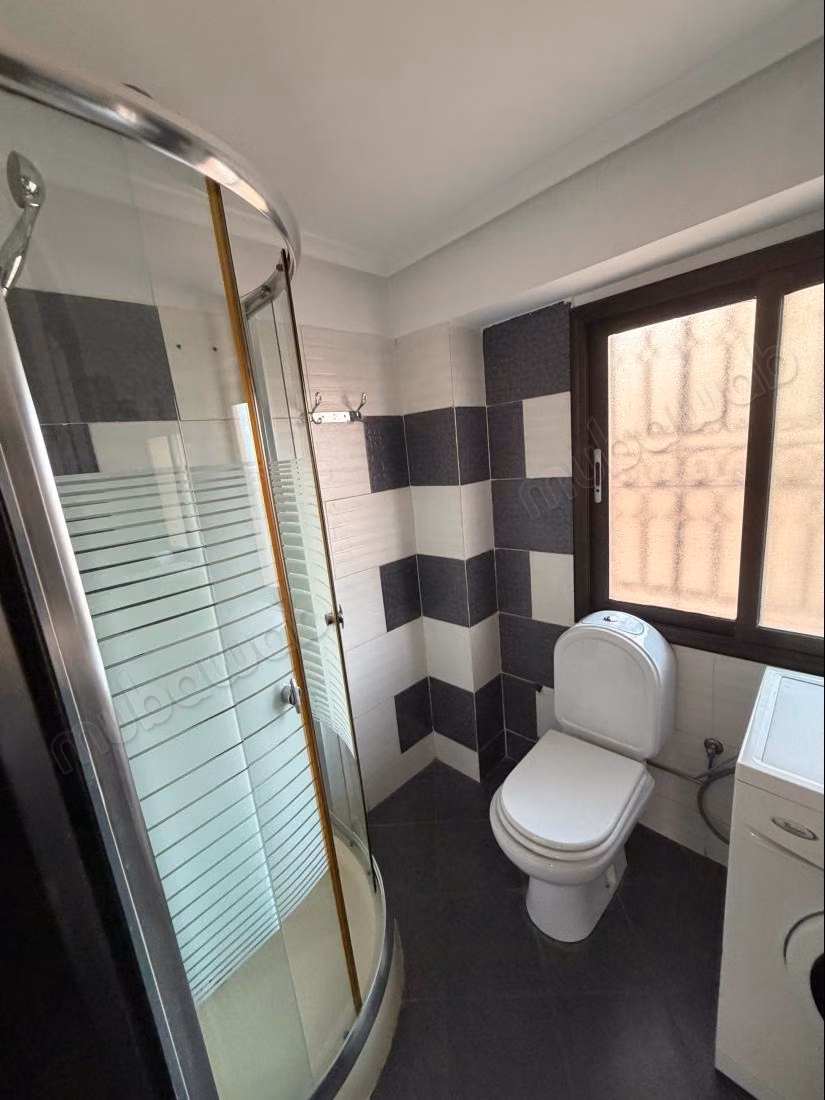 Très bel appartement en location à Guéliz. 3 pièces. Concierge et climatisation