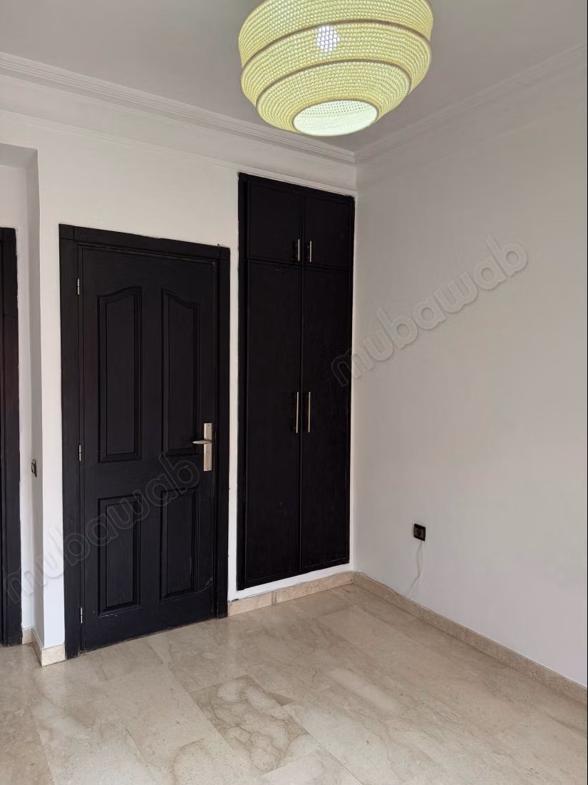 Très bel appartement en location à Guéliz. 3 pièces. Concierge et climatisation