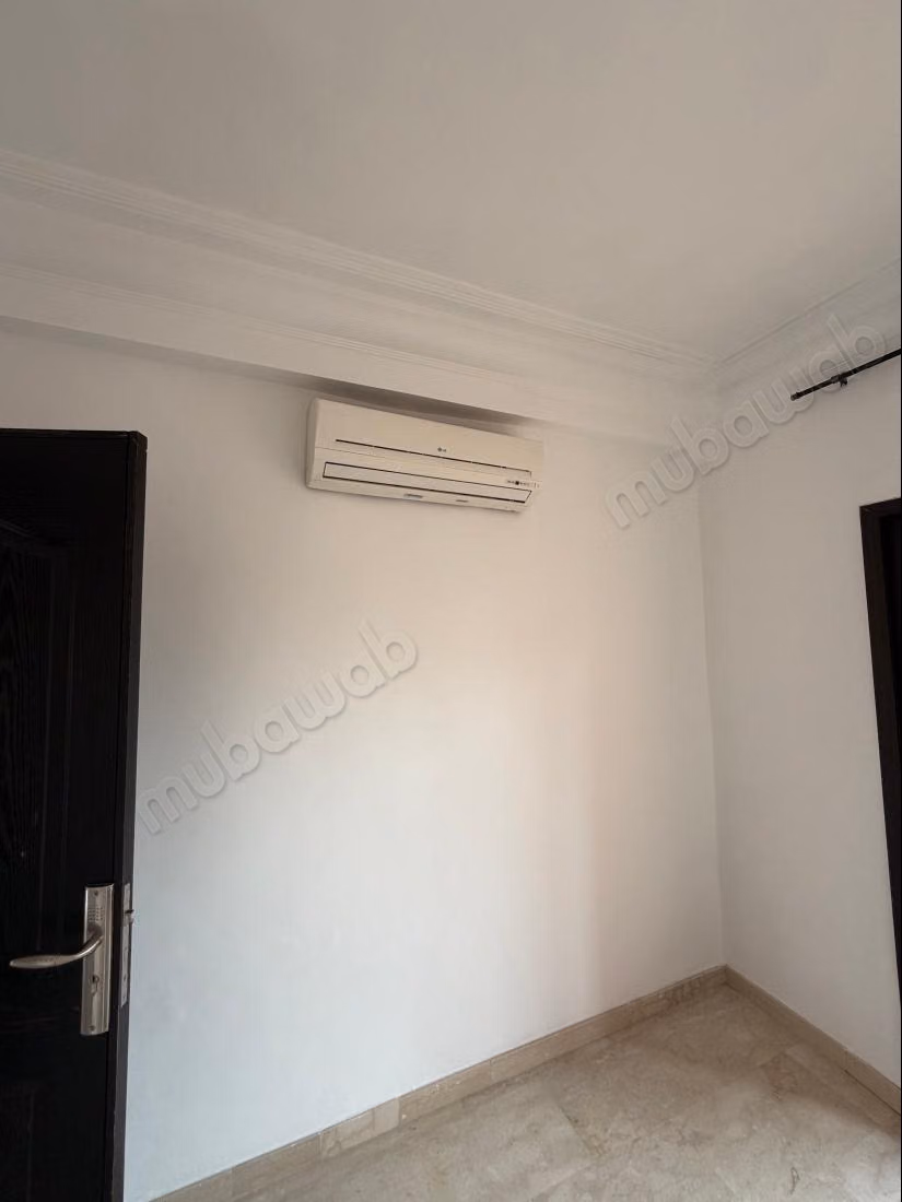 Très bel appartement en location à Guéliz. 3 pièces. Concierge et climatisation