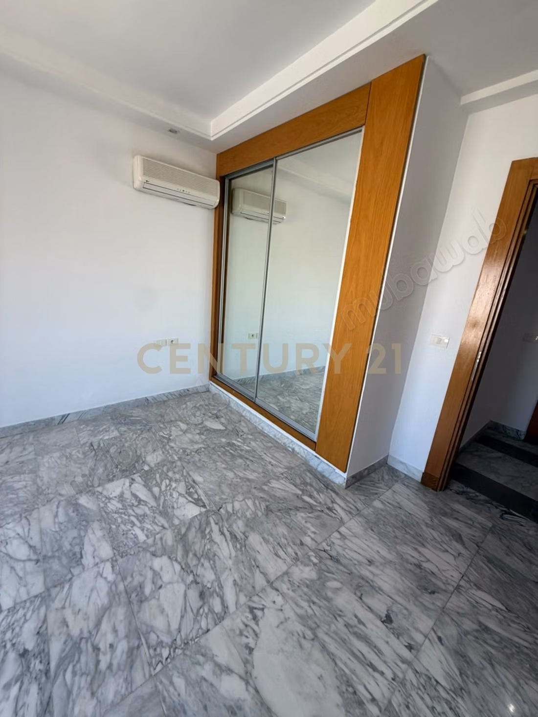 For rent S2 apartment Les Berges du Lac 2