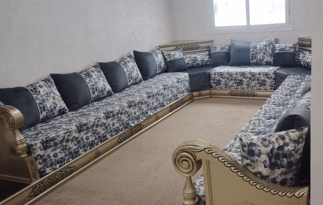 Appartement aan de Sidi Bouzod Corniche Nasre