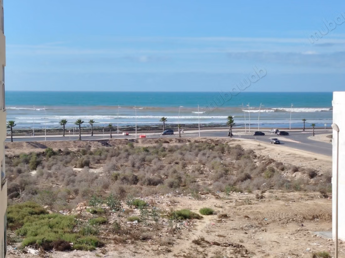Appartement aan de Sidi Bouzod Corniche Nasre