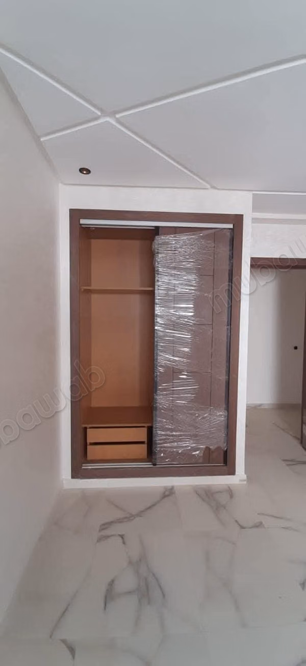 Te koop appartement in Sala el Jadida. Oppervlakte van 91 m². Terras en lift