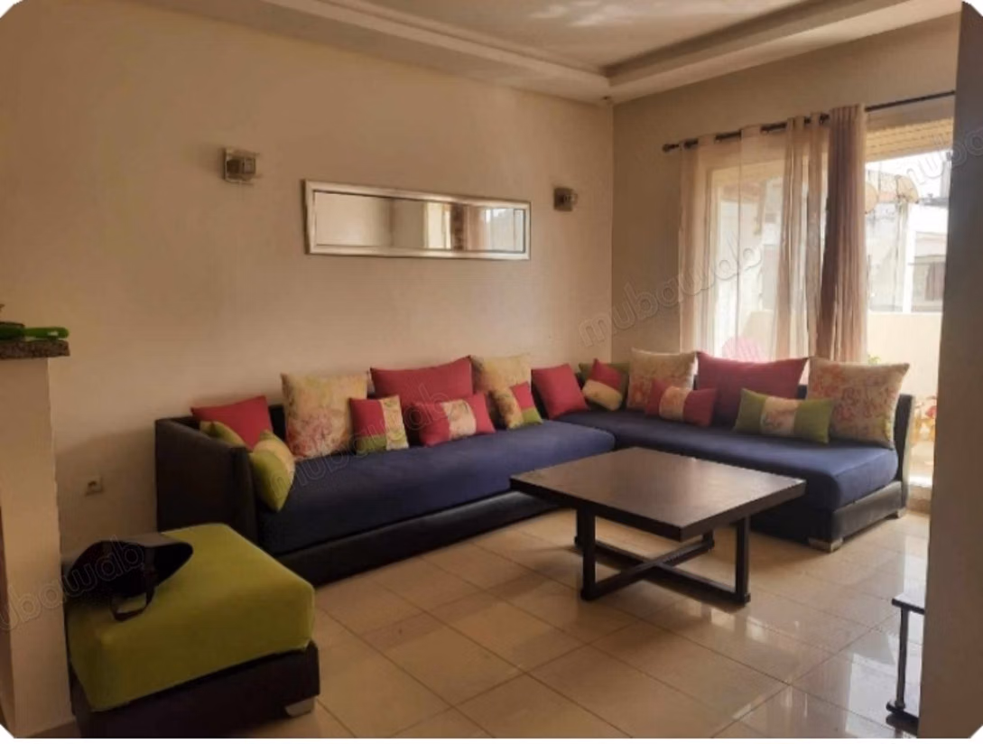 Impresionante apartamento en venta en Mers Sultan. 1 hermosa habitación. Estacionamiento y terraza